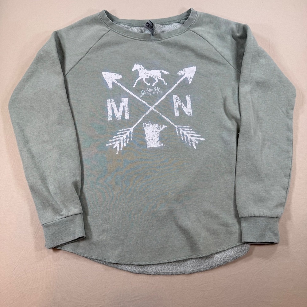 Saddle Up Clothing Co Minnesota Horse Graphic Sweatshirt‎ Sage Green XS Raglan